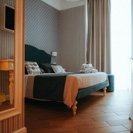 Florita Napoli Hotel Bagian luar foto