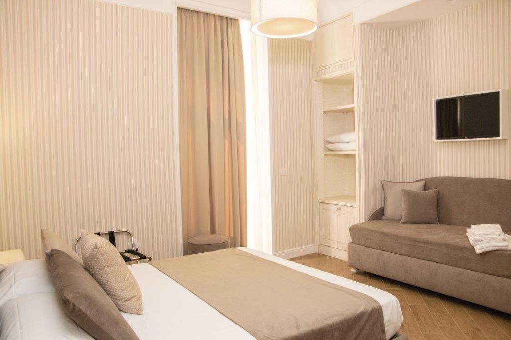 Florita Napoli Hotel Bagian luar foto