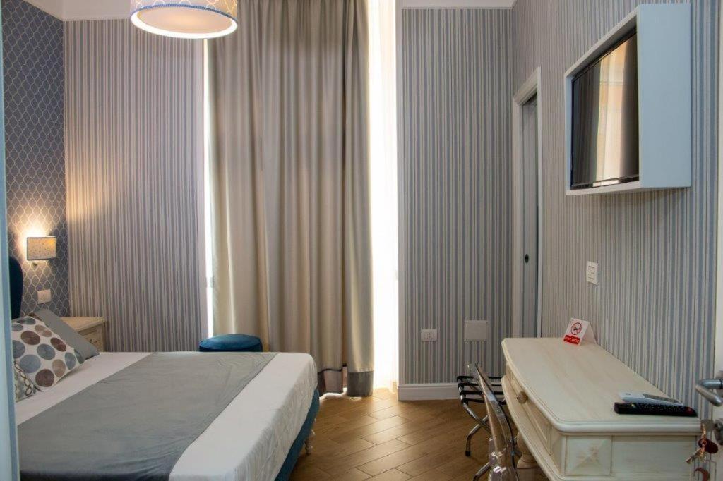 Florita Napoli Hotel Bagian luar foto