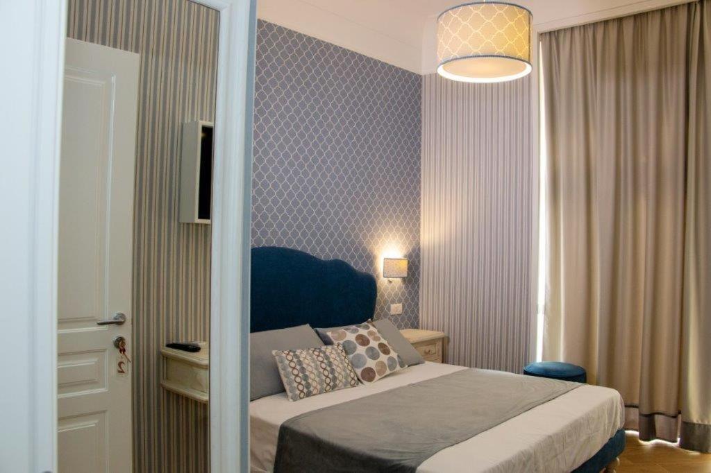 Florita Napoli Hotel Bagian luar foto