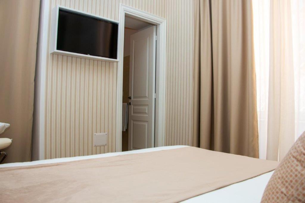 Florita Napoli Hotel Bagian luar foto