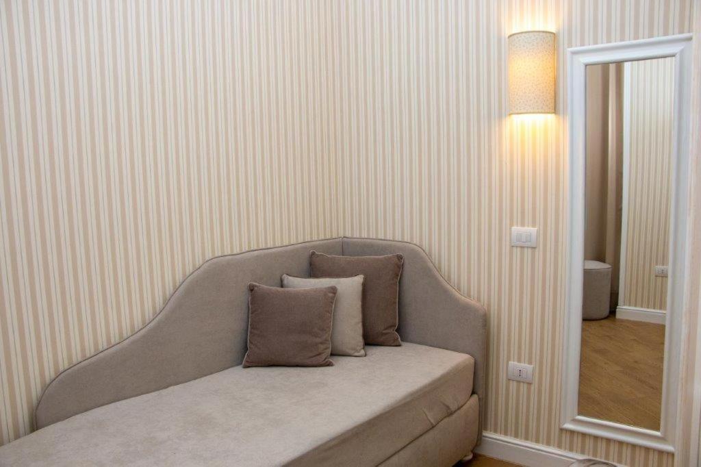 Florita Napoli Hotel Bagian luar foto