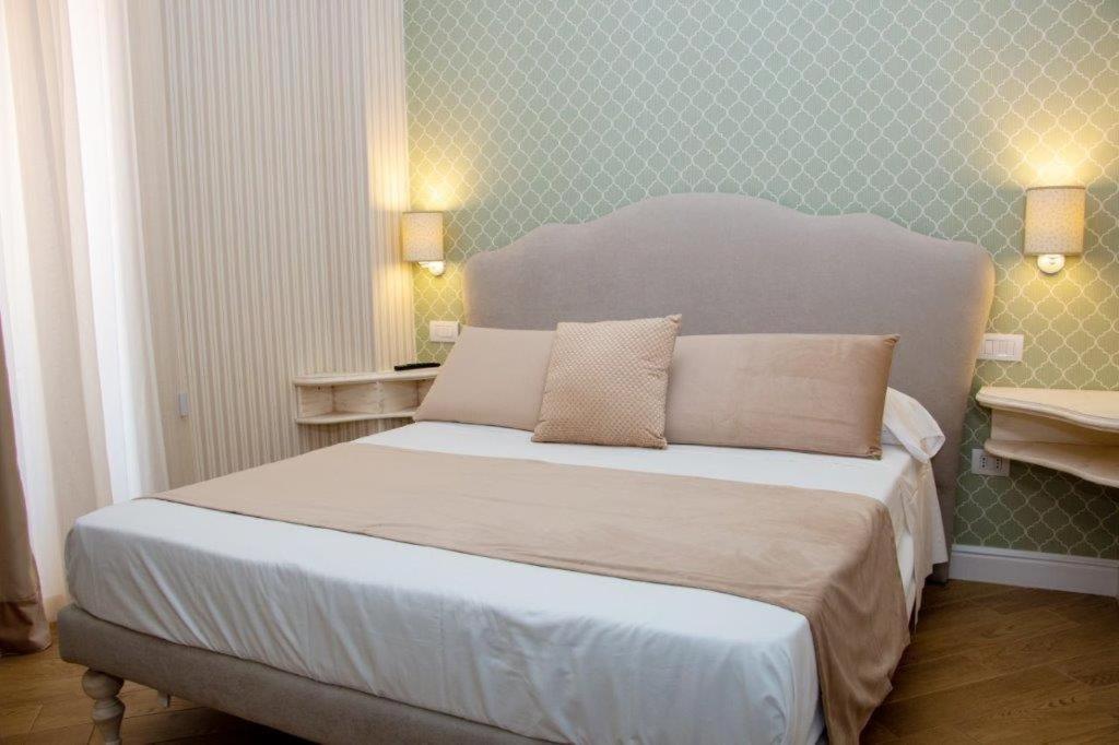 Florita Napoli Hotel Bagian luar foto
