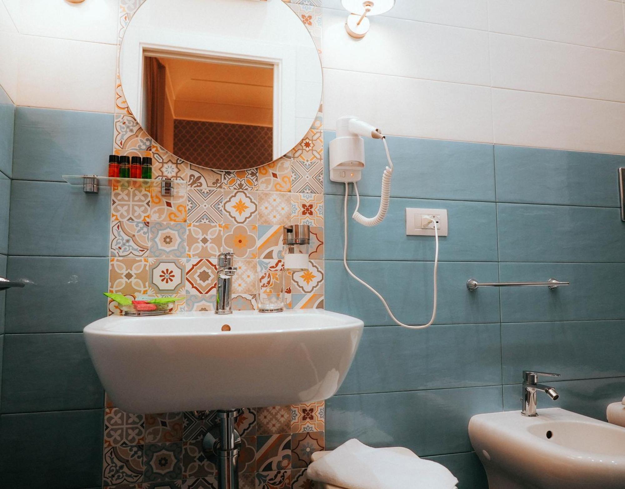 Florita Napoli Hotel Bagian luar foto