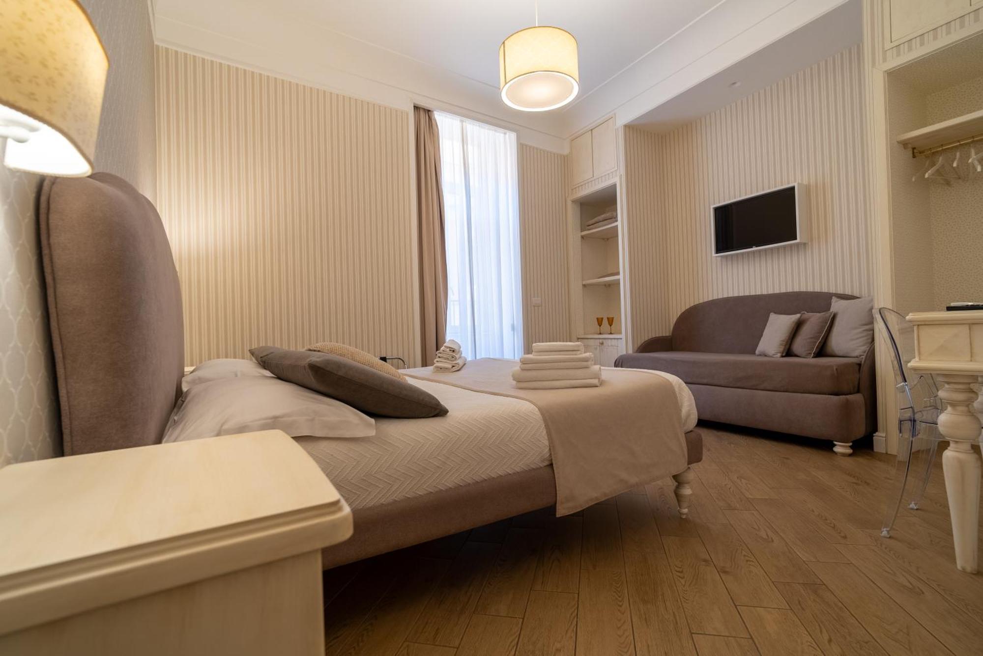 Florita Napoli Hotel Bagian luar foto