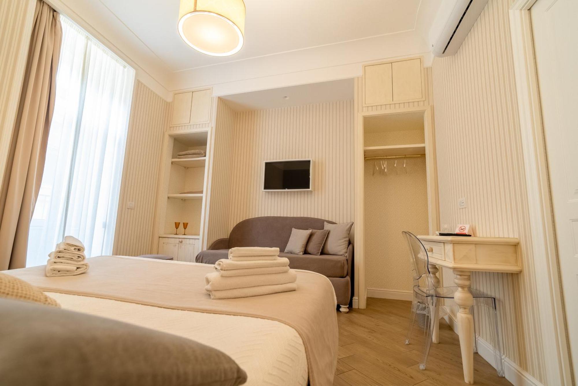 Florita Napoli Hotel Bagian luar foto