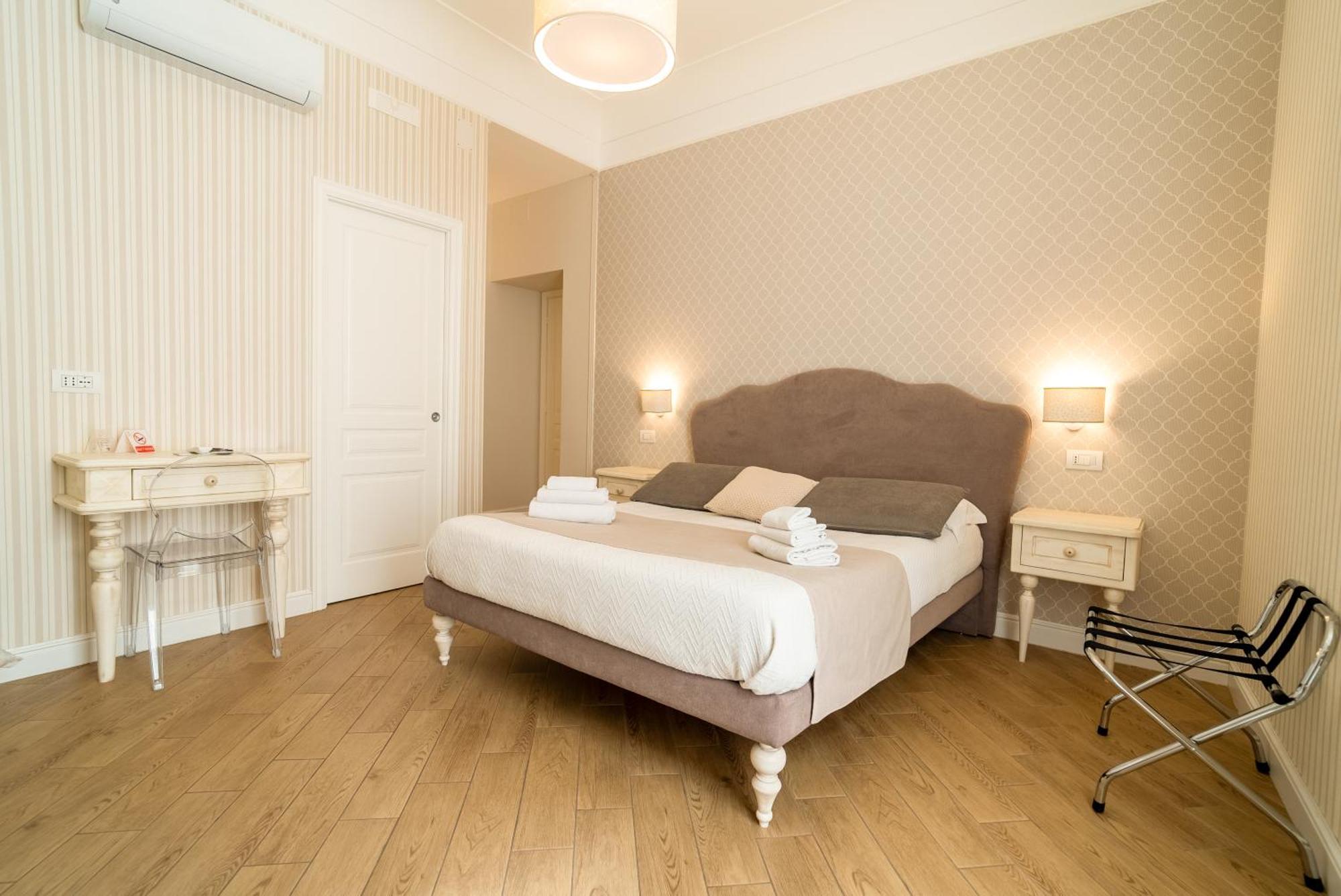 Florita Napoli Hotel Bagian luar foto