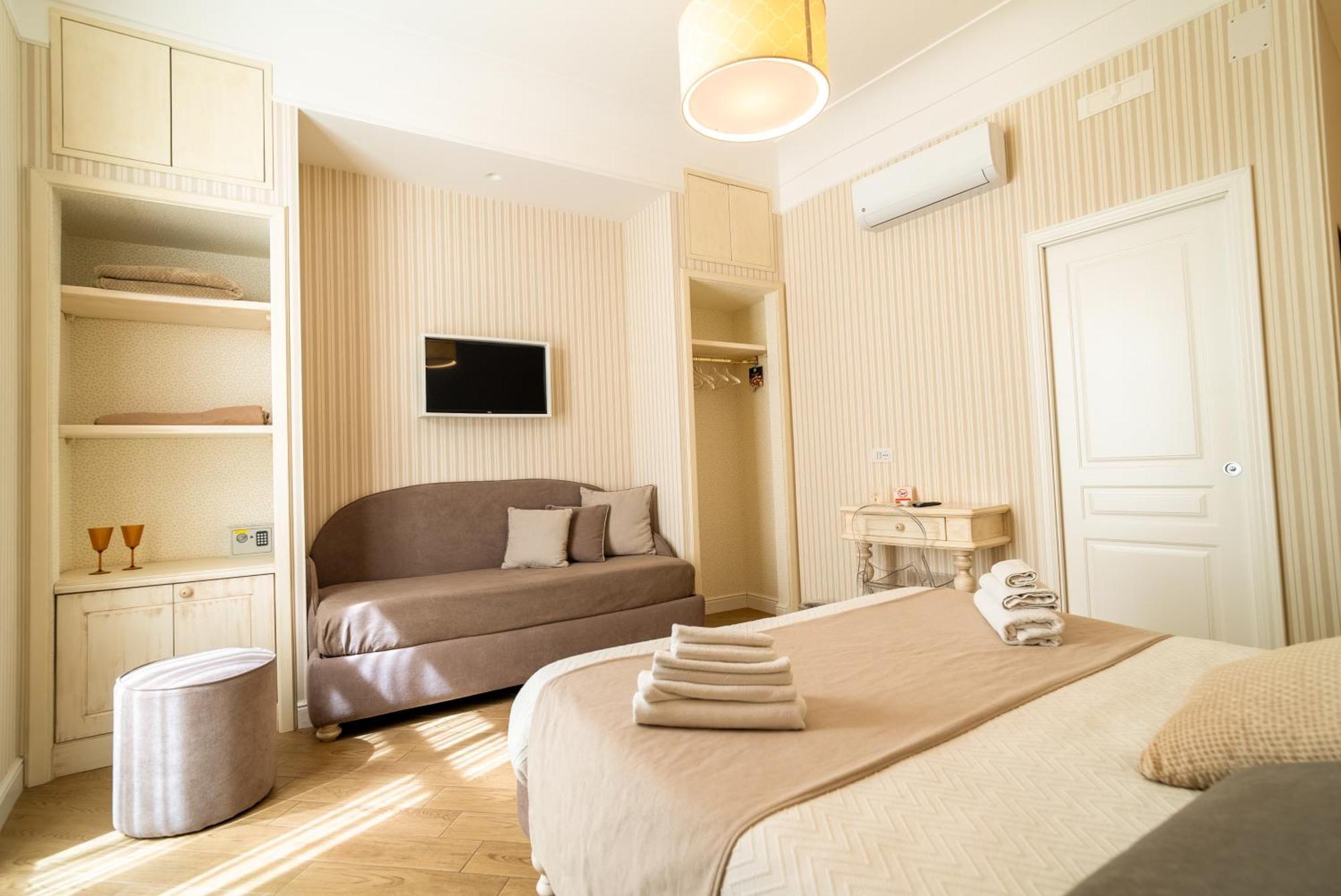 Florita Napoli Hotel Bagian luar foto