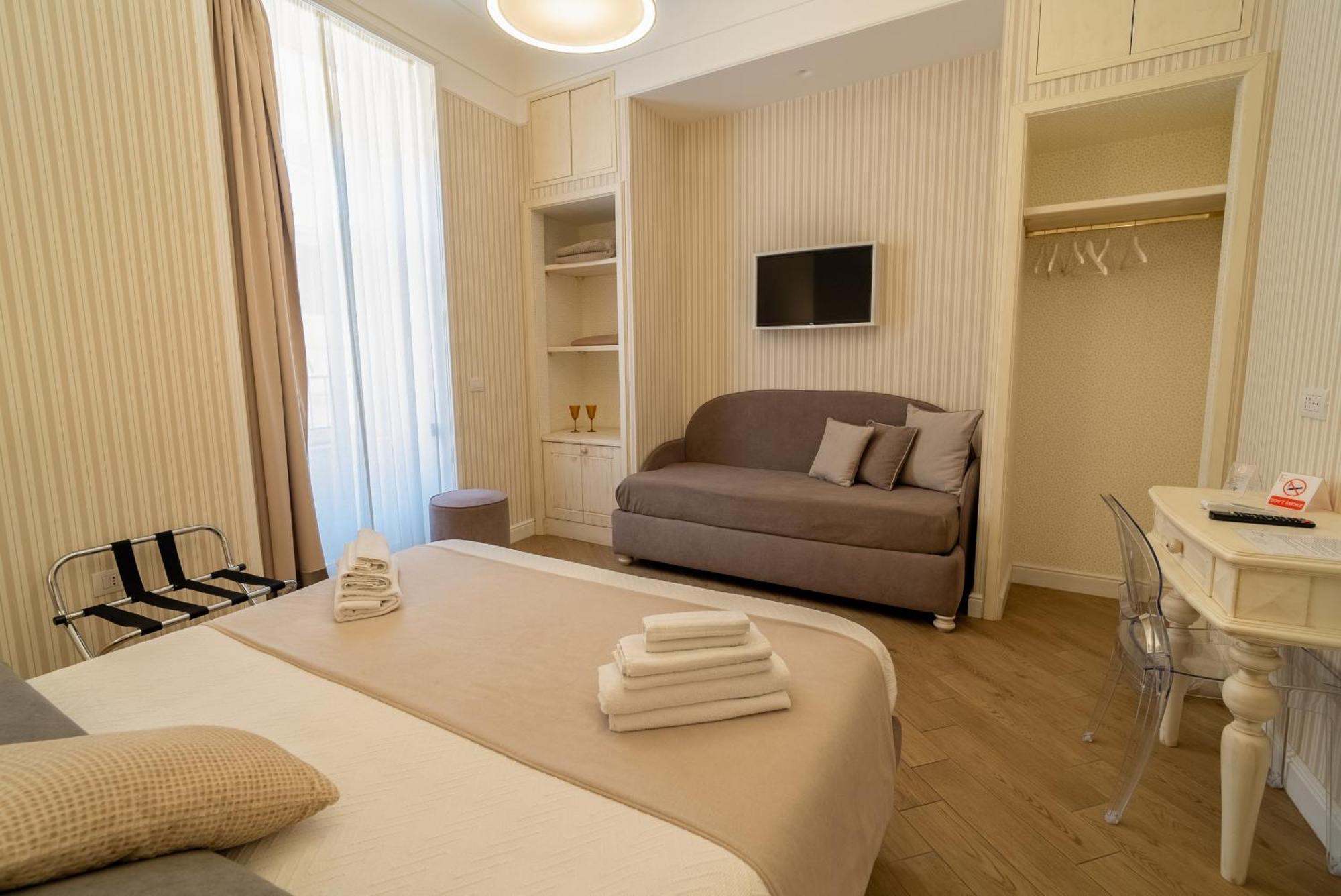 Florita Napoli Hotel Bagian luar foto
