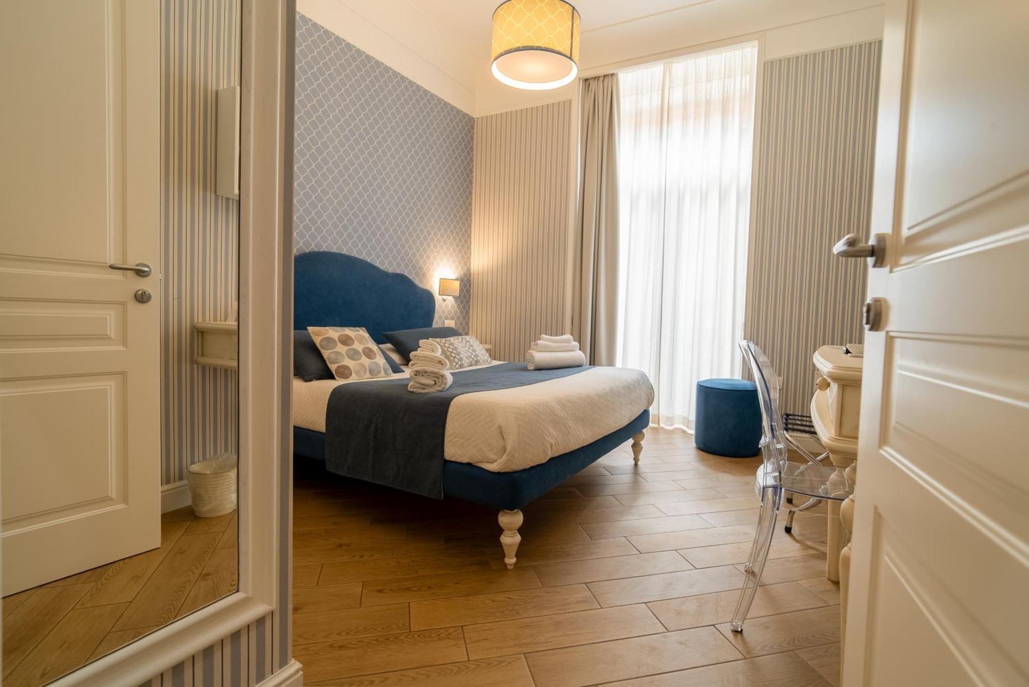 Florita Napoli Hotel Bagian luar foto