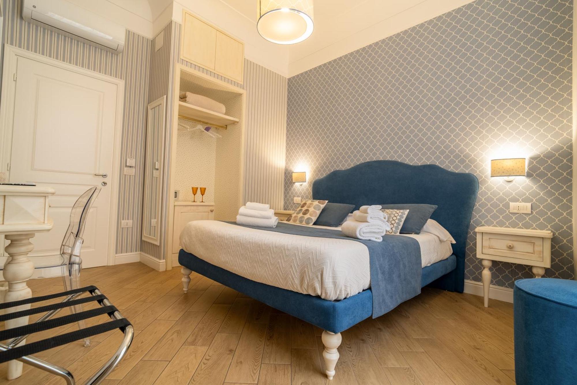 Florita Napoli Hotel Bagian luar foto