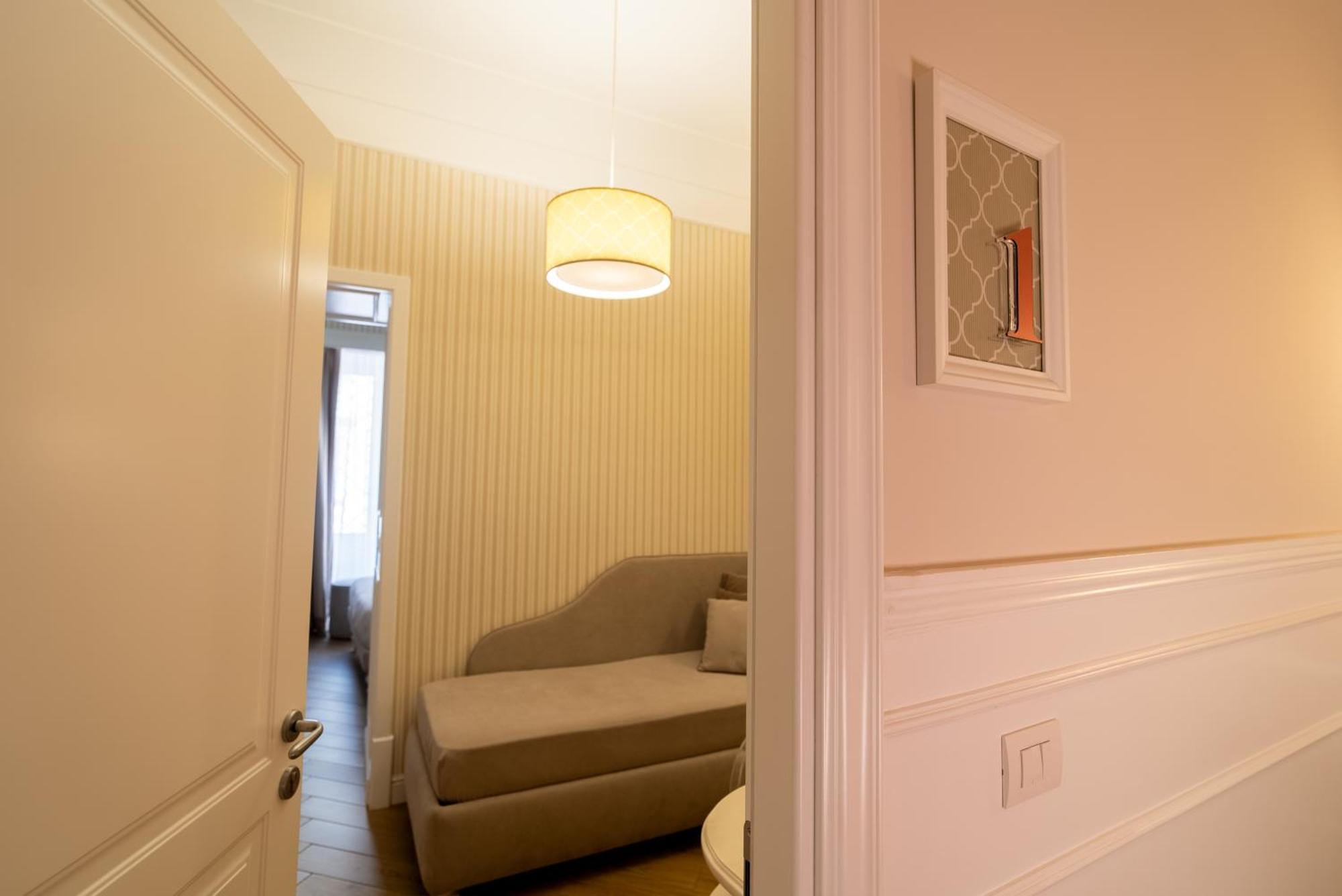 Florita Napoli Hotel Bagian luar foto